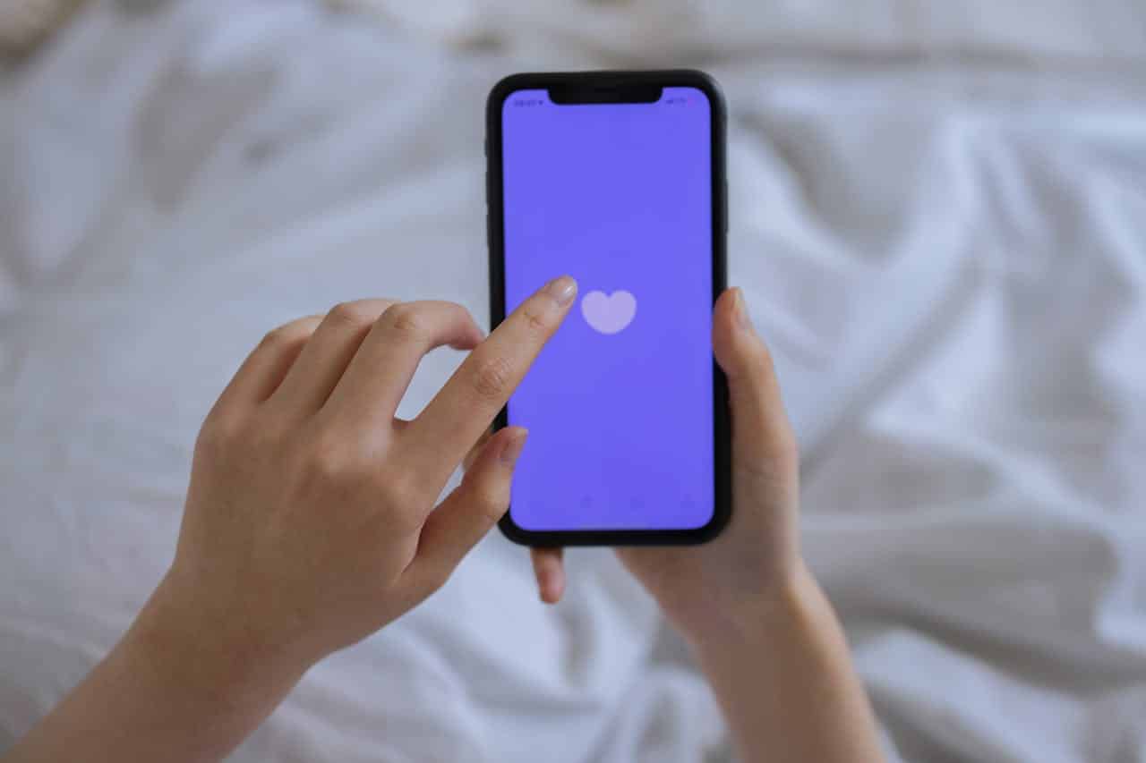 Ponsel Anda, Sekutu Jantung Anda: Koleksi Tanda Vital Berbasis Smartphone untuk Kesehatan Jantung